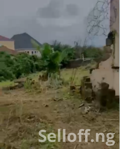 Plots of land in a good location available for sale