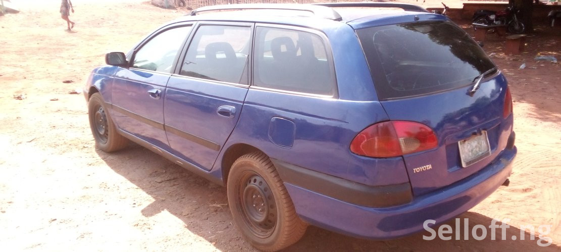 Toyota Avensis Wagon 2000