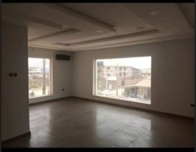To Let: A showroom at Akala Express