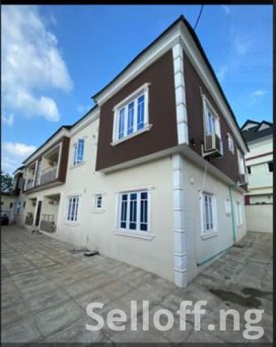 To Let : 3 bedroom flat with modern facilities