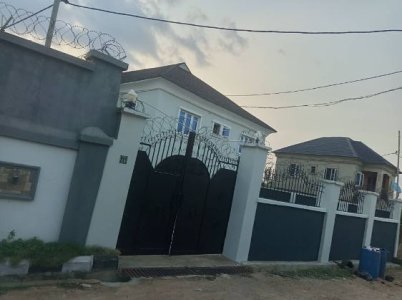 To let: 3 bedroom flat