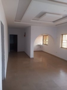 Newly renovated 4 no 3 bedroom flat available for rent 9