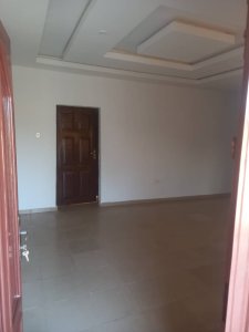 Newly renovated 4 no 3 bedroom flat available for rent 8