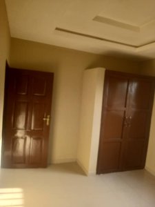 Newly renovated 4 no 3 bedroom flat available for rent 4