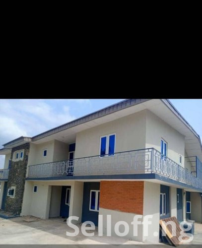 Newly renovated 3 bedroom flat available for rent