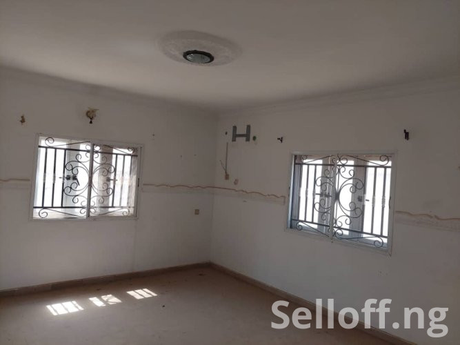 6 bedroom duplex available for sale