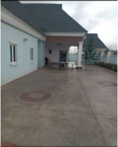 To Let: Tastefully built six (6) bedroom bungalow