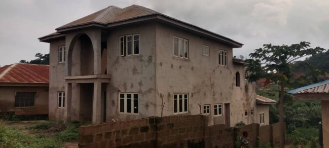 Uncompleted 5 bedroom duplex for sale