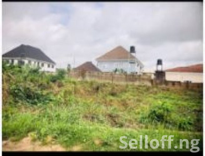 For Sale:  A dry parcel of land measuring 550 sqm is available.