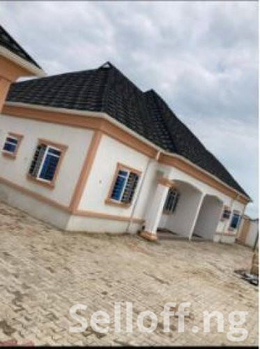 To Let: Tastefully built 3-bedroom flat