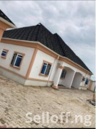 To Let: Tastefully built 3-bedroom flat