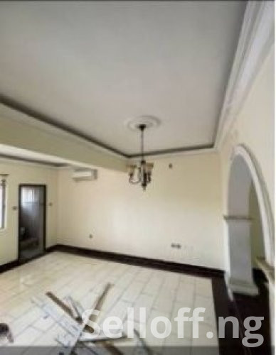 To Let: Relatively new 4 bedroom duplex