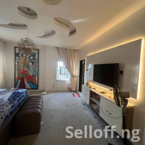 FOR SALE: Luxury 5 Bedroom fully Detached Duplex