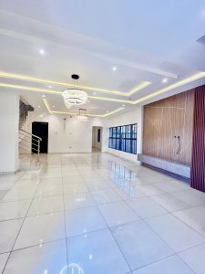 Newly built 5-bedroom duplex with ample parking space