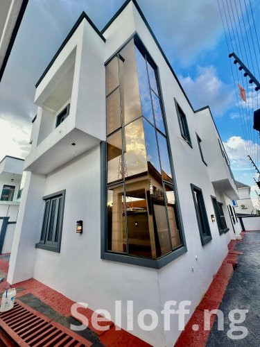 Newly built 5-bedroom duplex with ample parking space