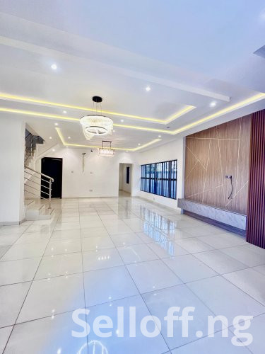 Newly built 5-bedroom duplex with ample parking space