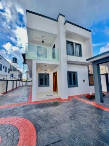 Newly built 5-bedroom duplex for sale