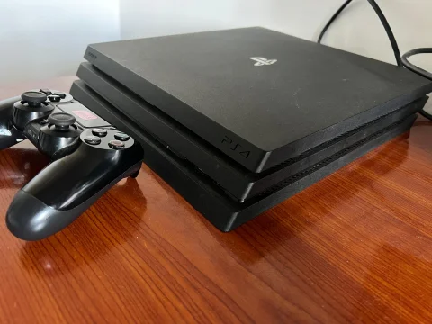 Clean Ps4 Pro With 9 Games - 1TB