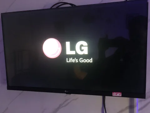 32” HD LG Smart TV