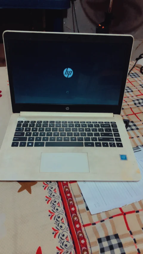 hp laptop model 14-bp015na