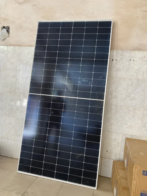 550watts 144cells original Canadian mono crystalline solar panels