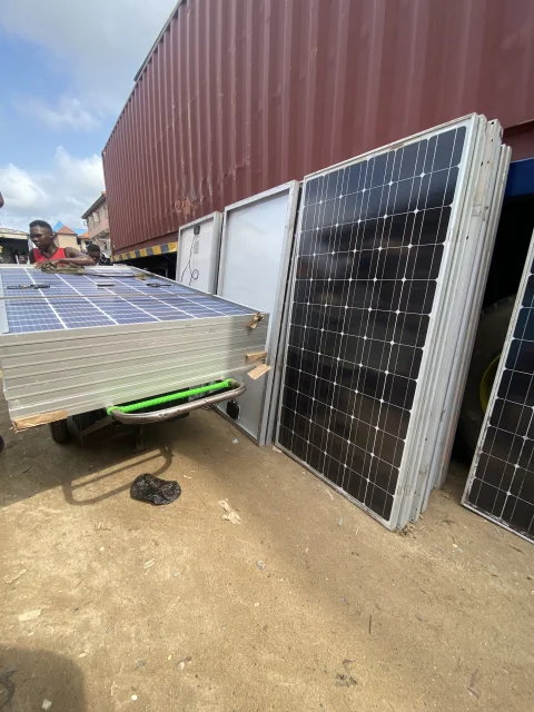 300watts 72cells original Canadian mono crystalline solar panels