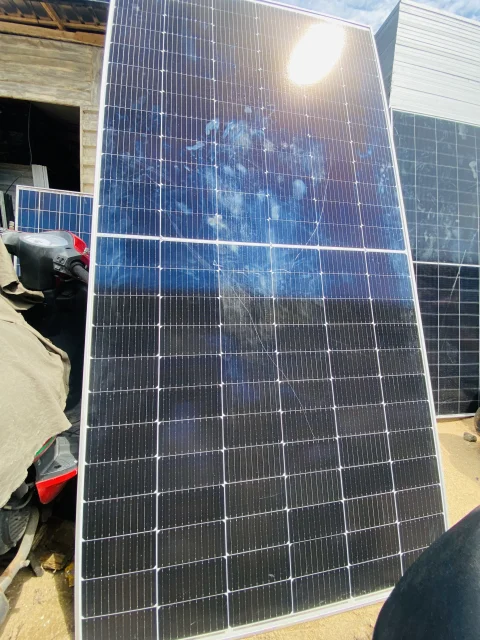 650watts 144cells original Canadian mono crystalline solar panels