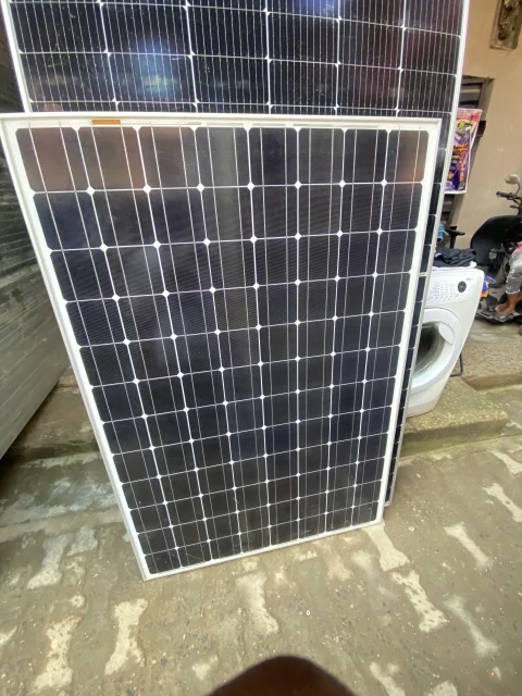 300watts 72cells original Canadian mono crystalline solar panels