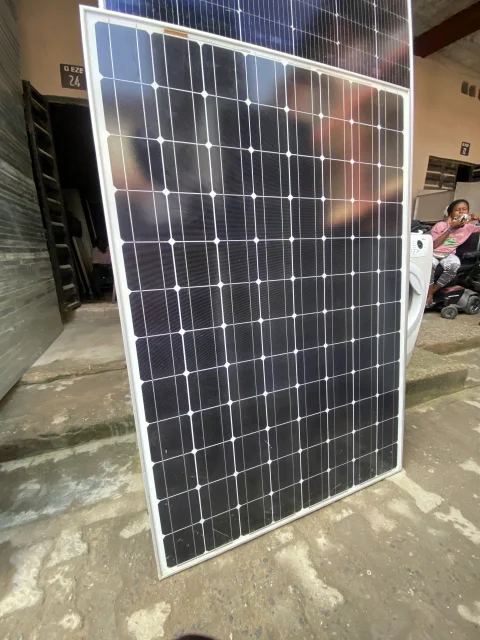 300watts 72cells original Canadian mono crystalline solar panels