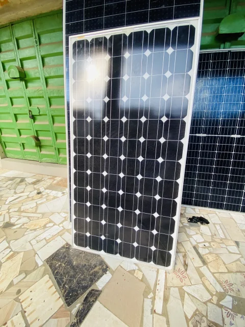 300watts 72cells original Canadian mono crystalline solar panels