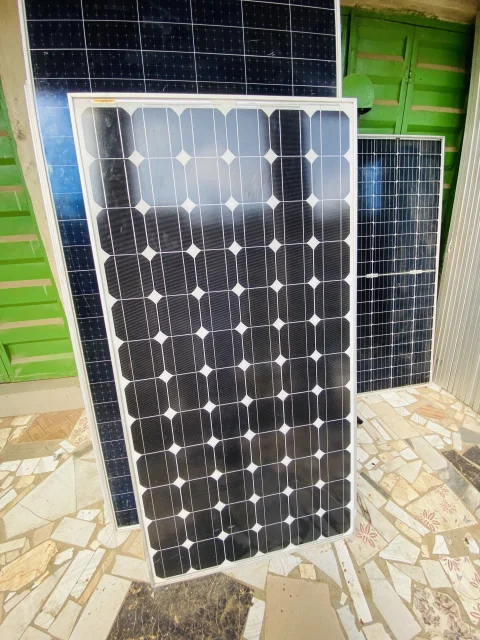 300watts 72cells original Canadian mono crystalline solar panels
