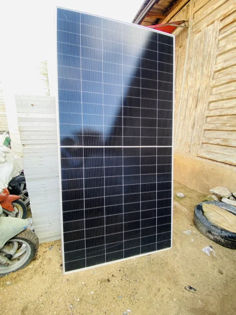 600watts 144cell original Canadian mono crystalline solar panels