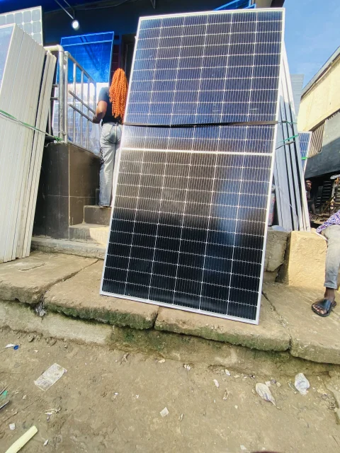 600watts 144cell original Canadian mono crystalline solar panels