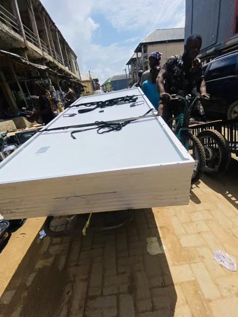 550watts 144cells original Canadian mono crystalline solar panels