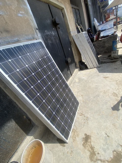 300watts 72cells original Canadian mono crystalline solar panels