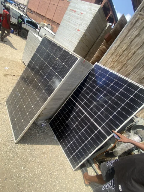 300watts 72cells original Canadian mono crystalline solar panels