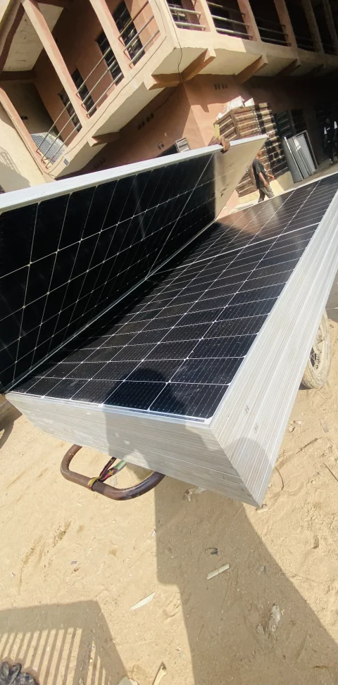 550watts 144cells original Canadian mono crystalline solar panels