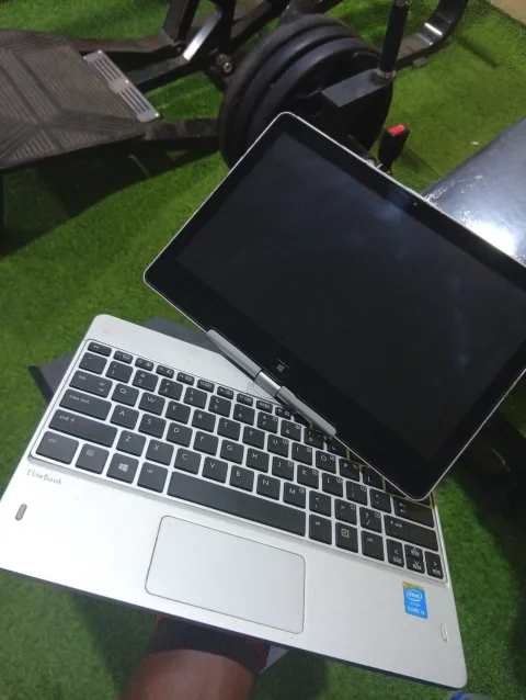 HP elite book Revolve 810 G3