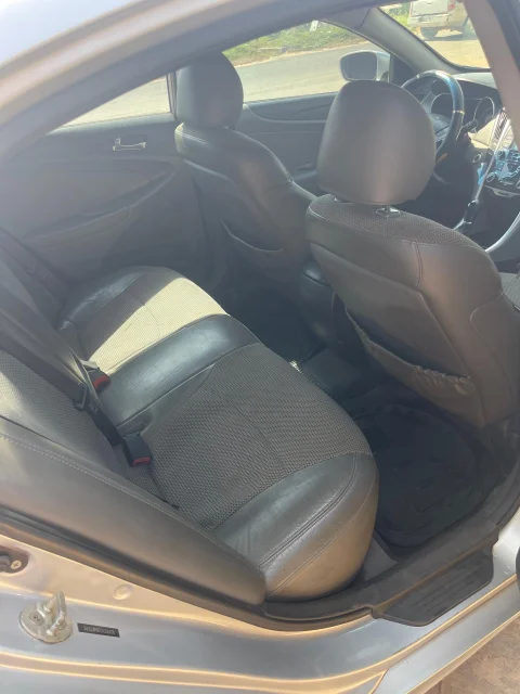 Hyundai sonata limited sedan FWD (2.4L 4cyl 6A 2013