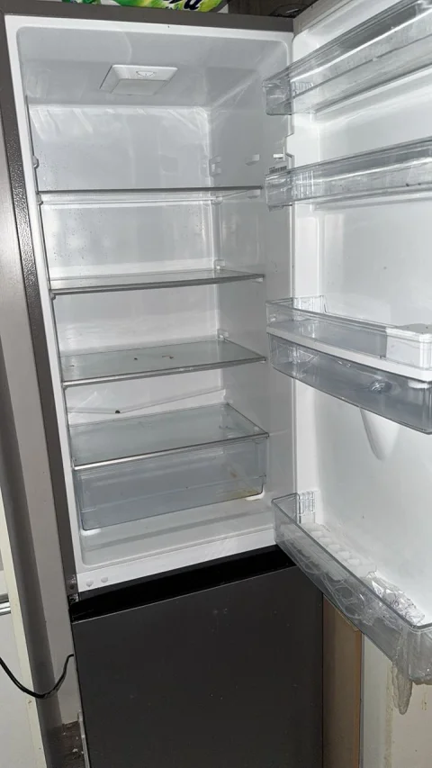 305 liters Hisense refrigerator for sale 4