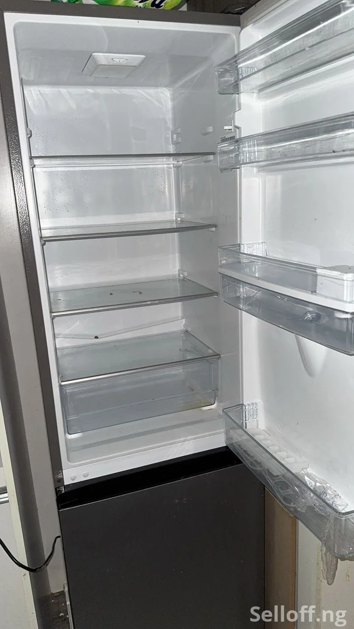 305 liters Hisense refrigerator for sale