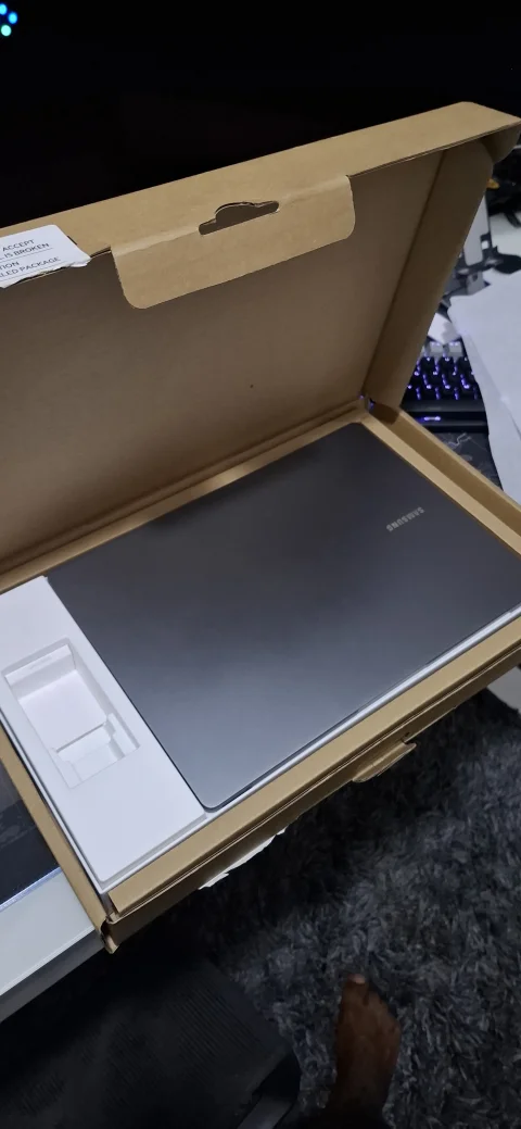 Samsung book 5 pro