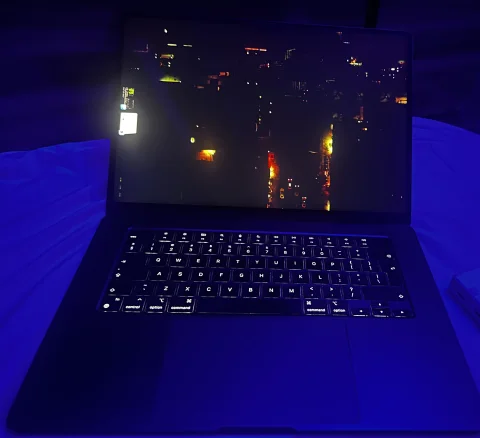 MacBook Air M3 15 inch 4