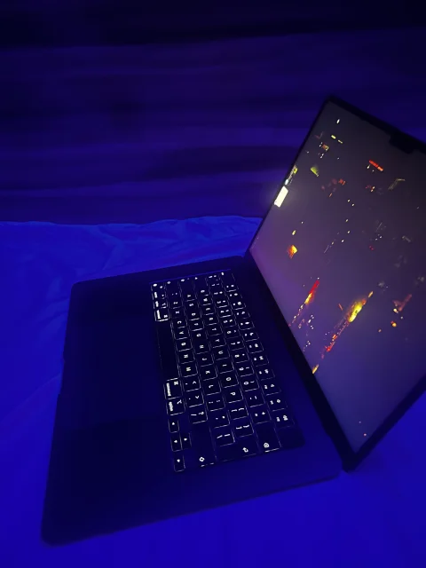 MacBook Air M3 15 inch 3