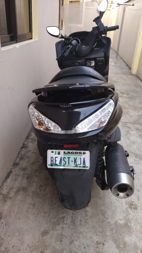 Yamaha Majesty YP 400CC 4