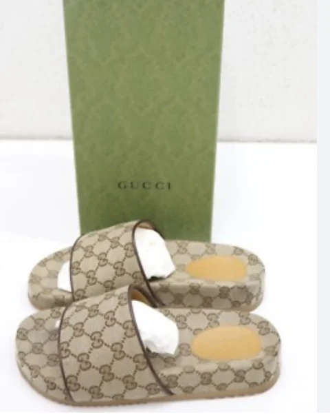 Gucci Beige Canvas Gg slide