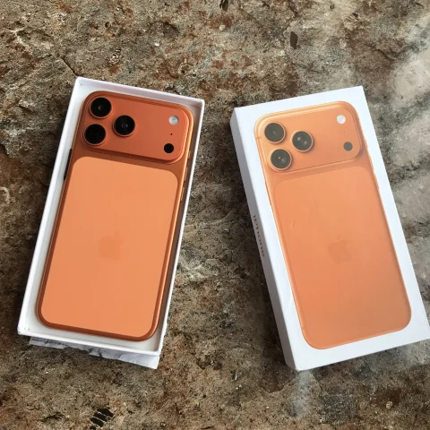 Iphone 17 pro max android dubai version