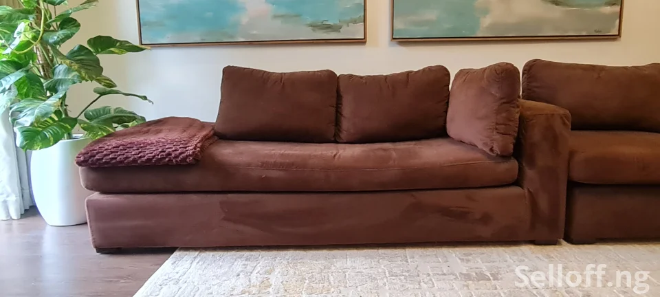 6-Seater Brown Sectional Sofa with Chaise