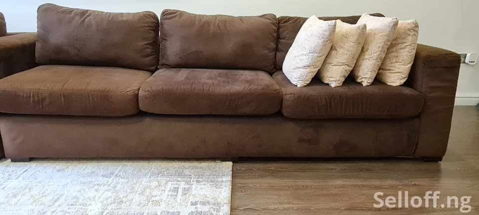 6-Seater Brown Sectional Sofa with Chaise