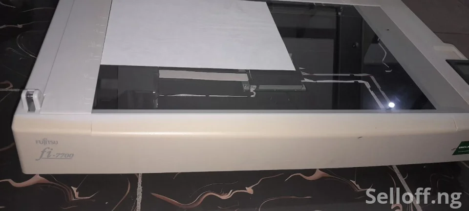 Fujitsu Fi-7700 Commercial Scanner
